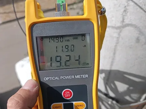 Optical power meter reading