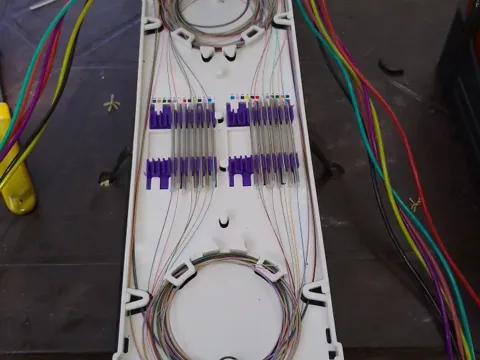 Splice tray with the fusions